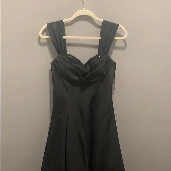 Cache Elegant Black Dress - Picture 2 of 7